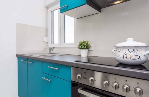Baska Apartment | Holiday flat with air conditioning and balcony