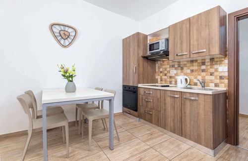 Valbandon Apartment | Holiday flat with balcony and pool