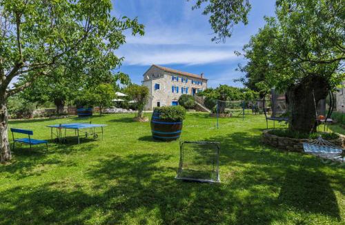 Sveti Lovrec House | Holiday Home Graziela by Interhome
