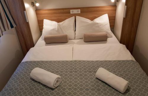 Zelena House | Holiday Home Banko camping-2 by Interhome