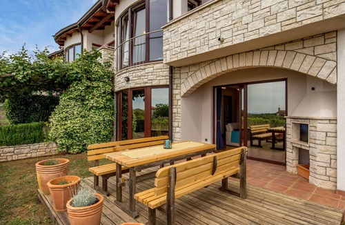 Tar House | Holiday Home Bellavista/HR-11042-01 by Interhome