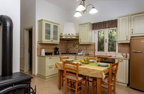 Pobri Villa | Holiday Home Beni with Jacuzzi by Villas Guide