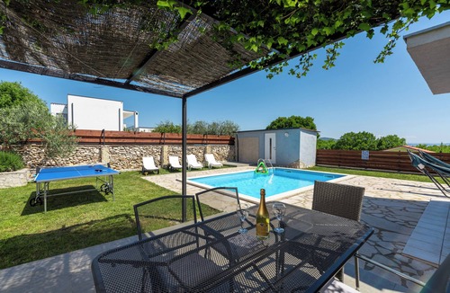 Rakalj House | Holiday Home CasaVida heated pool