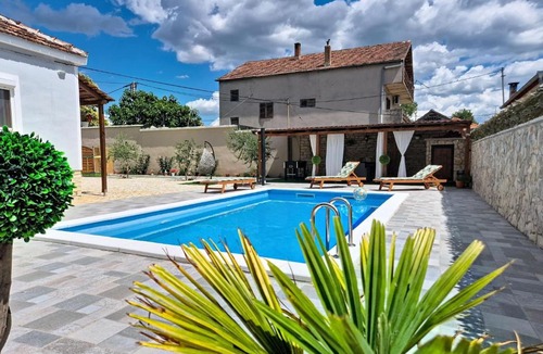 Benkovac House | Holiday Home Denis by Interhome