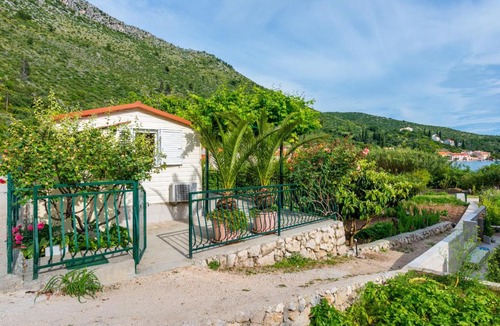 Zaton House | Holiday Home Garden