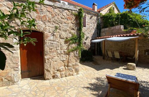 Vrisnik House | Holiday Home Hauser