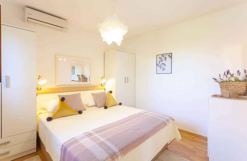 Tucepi House | Holiday home in a quiet location with Jacuzzi