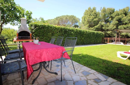 Brulo House | Holiday home in a quiet location and close to the beach