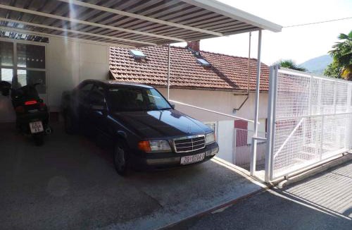 Ika House | Holiday home in Ika 15138