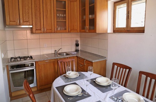 Lumbarda House | Holiday Home in Lumbarda with Garden
