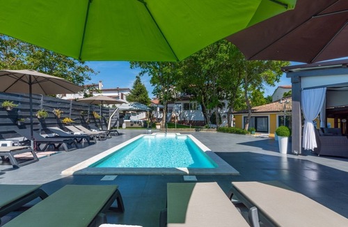 Kukci House | Holiday Home in Poreč with Balcony, Air condition, WIFI, Washing machine (4928-2)