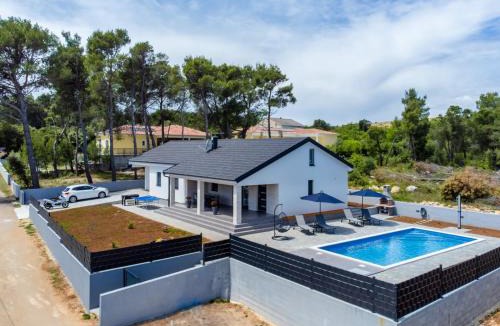 Vir Villa | Holiday Home in Vir with private pool - TA Leut Agency