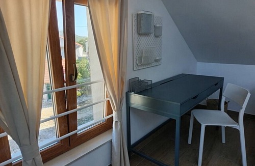 Vrgorac House | Holiday Home in Vrgorac with Terrace, Air condition, WIFI, Washing machine (5226-1)