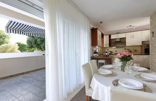 Podgradina House | Holiday Home Karlo by Interhome
