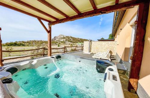 Karlobag House | Holiday Home Lea by Interhome