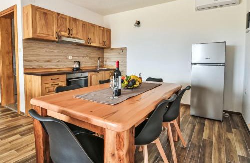 Karlobag House | Holiday Home Lea by Interhome