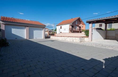 Pridraga House | Holiday Home Luka Pridraga