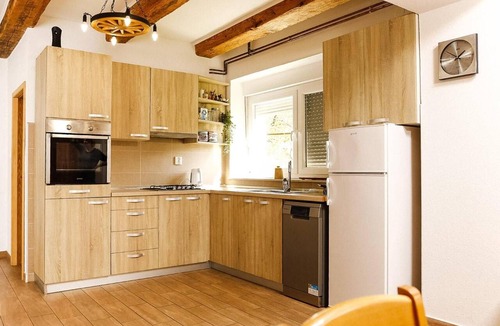 Lukovdol House | Holiday Home 'Lukovdol' with Hot Tub and Sauna