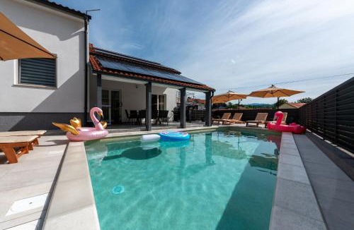 Kuceli Apartment | Holiday Home Magdalena with private Pool