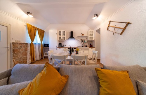 Oklaj House | Holiday home Maša with heated pool- near Krka National Park