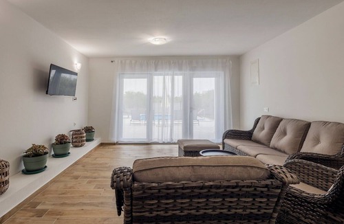 Vrsi House | Holiday Home Milutin 1 - Four Bedroom Holiday Home with Private Pool