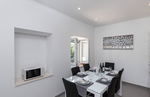 Hodilje House | Holiday Home Monika - Two Bedroom Holiday Home with Terrace and Sea View