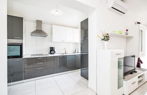 Maslenica House | Holiday Home Nekić by Interhome