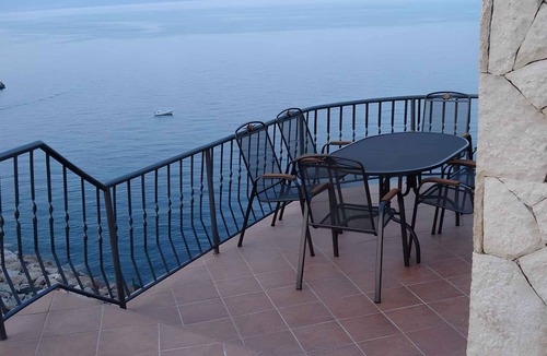 Vrbnik House | Holiday home on a slope above the sea