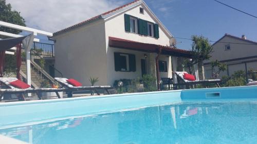 Vratarusa House | Holiday Home Paulana