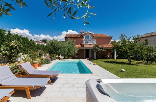Kastelir-Labinci House | Holiday Home Petar by Interhome