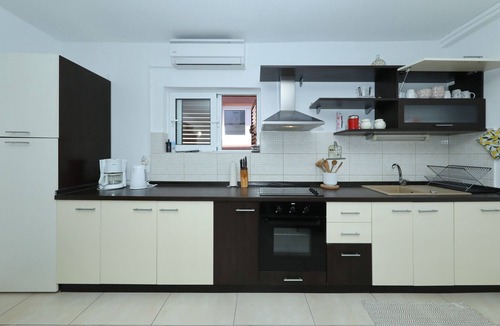 Polaca House | Holiday Home Polaca with Pool