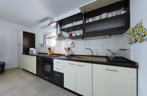 Polaca House | Holiday Home Polaca with Pool
