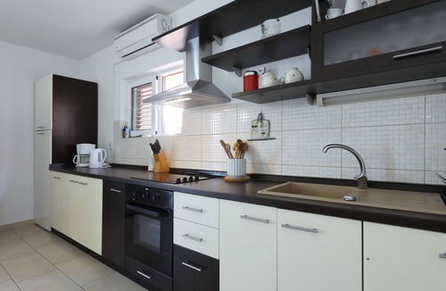 Polaca House | Holiday Home Polaca with Pool