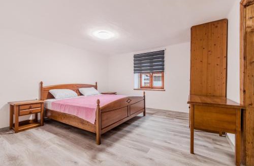 Kambresko House | Holiday Home Pr'Lukčevih with 4 Bedrooms & Indoor Sauna
