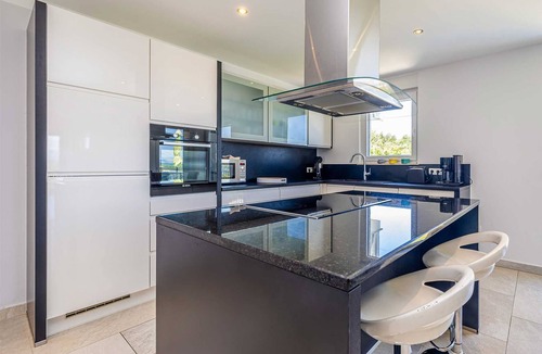 Klimno House | Holiday home RESIDENCIA LA FAMIGLIA with heated pool