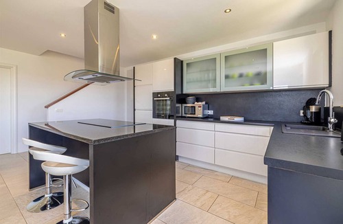 Klimno House | Holiday home RESIDENCIA LA FAMIGLIA with heated pool