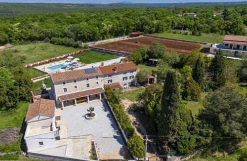 Matohanci House | Holiday Home Tone i Maria by Interhome