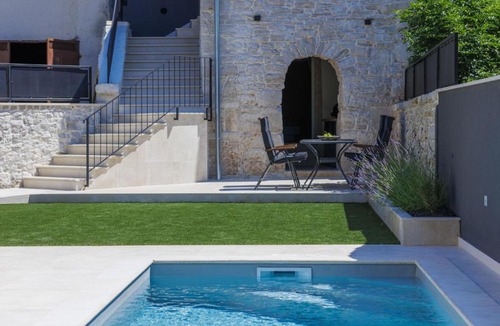 Tinjan House | Holiday Home Villa Luca by Interhome