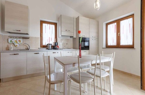 Kastelir House | Holiday home with pool and barbecue