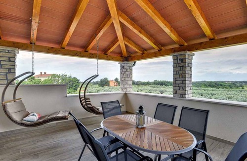 Buzinija House | Holiday home with pool and air conditioning