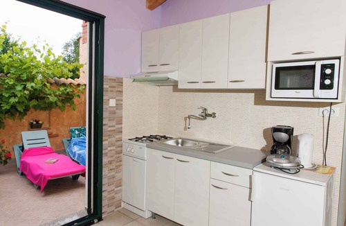 Kukci House | Holiday home with large garden and pool