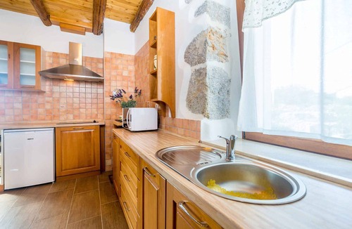 Kornic House | Holiday home with pool and air conditioning
