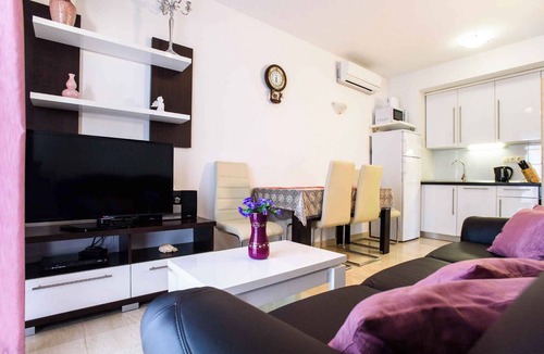 Pisak House | Holiday home with pool and sea view