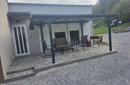 Kutjevo House | Holiday Home with Terrace