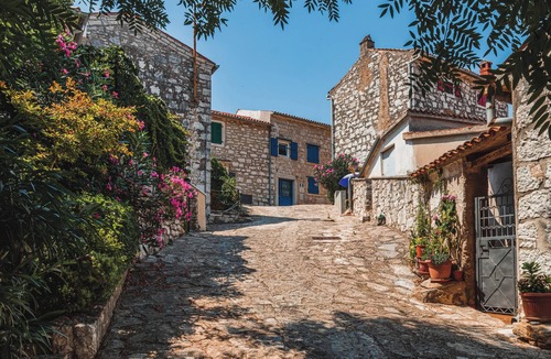Strpacici House | Holiday home with terrace and pool