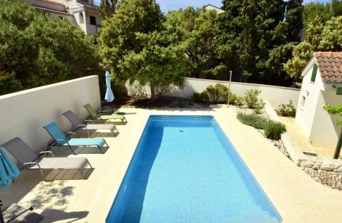 Sevid House | Holiday Home Željko by Interhome