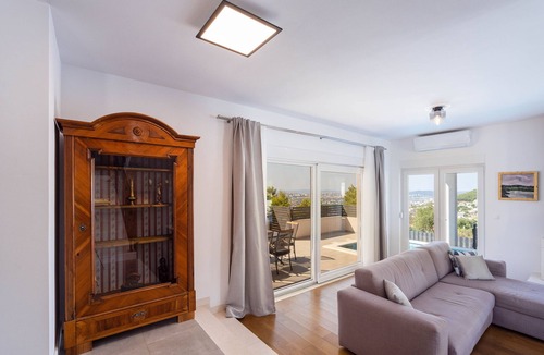 Klis House | Holiday house above Split, surrounded by amazing nature and greenery!