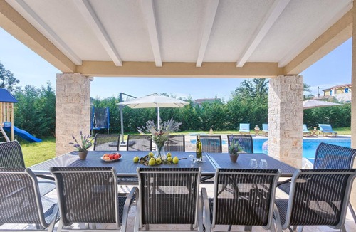 Muzini House | Holiday house for 12 persons approx. 280 qm in Mužini, Istria (Interior of Istria)