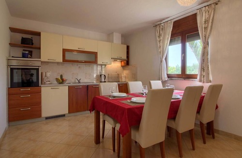 Pomer House | Holiday house for 6 persons approx. 140 qm in Ližnjan, Istria (South coast of Istria)