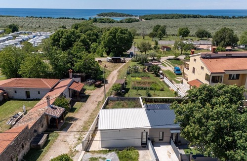 Cervar House | Holiday House Romano